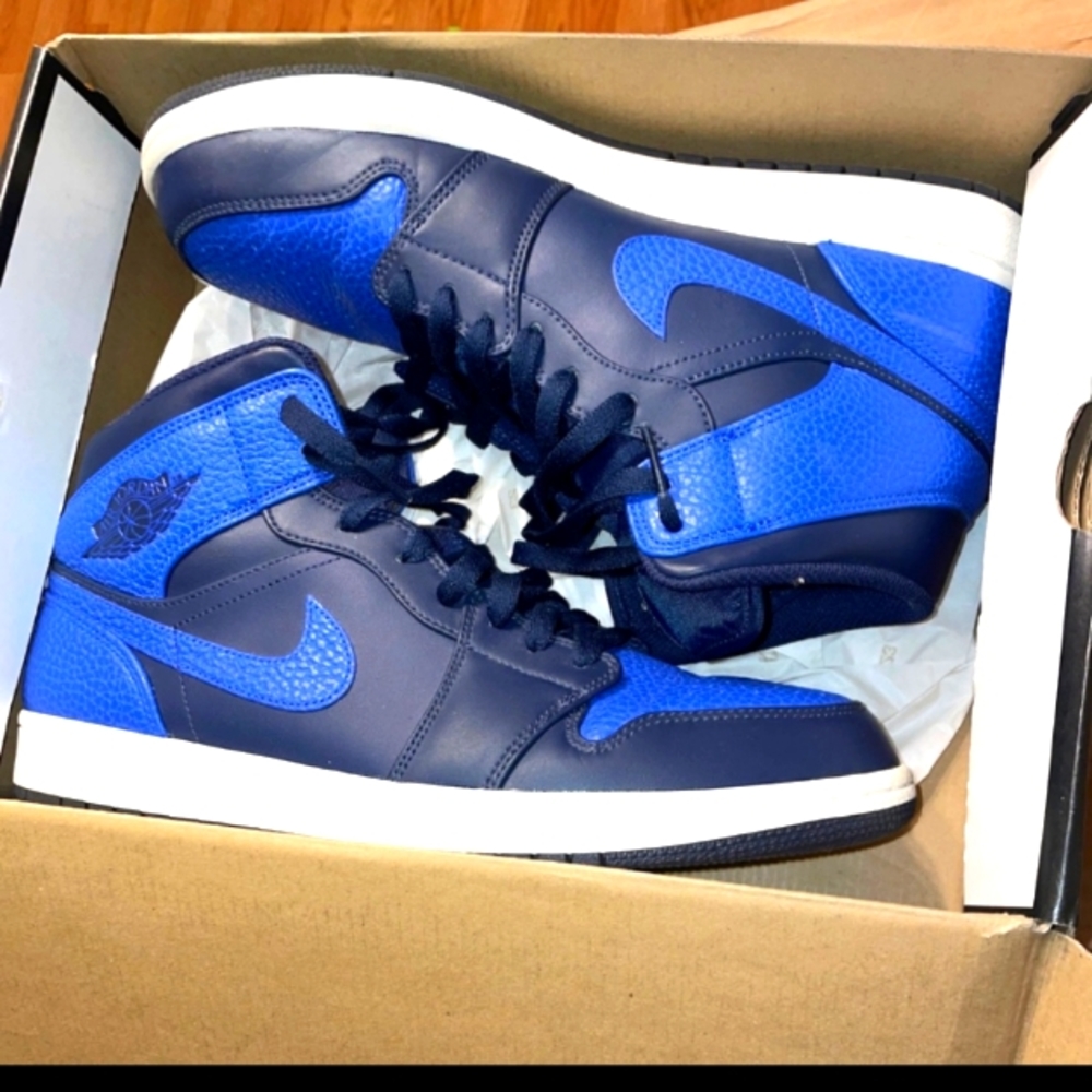 Royal blue 🔵 Nike air Jordans